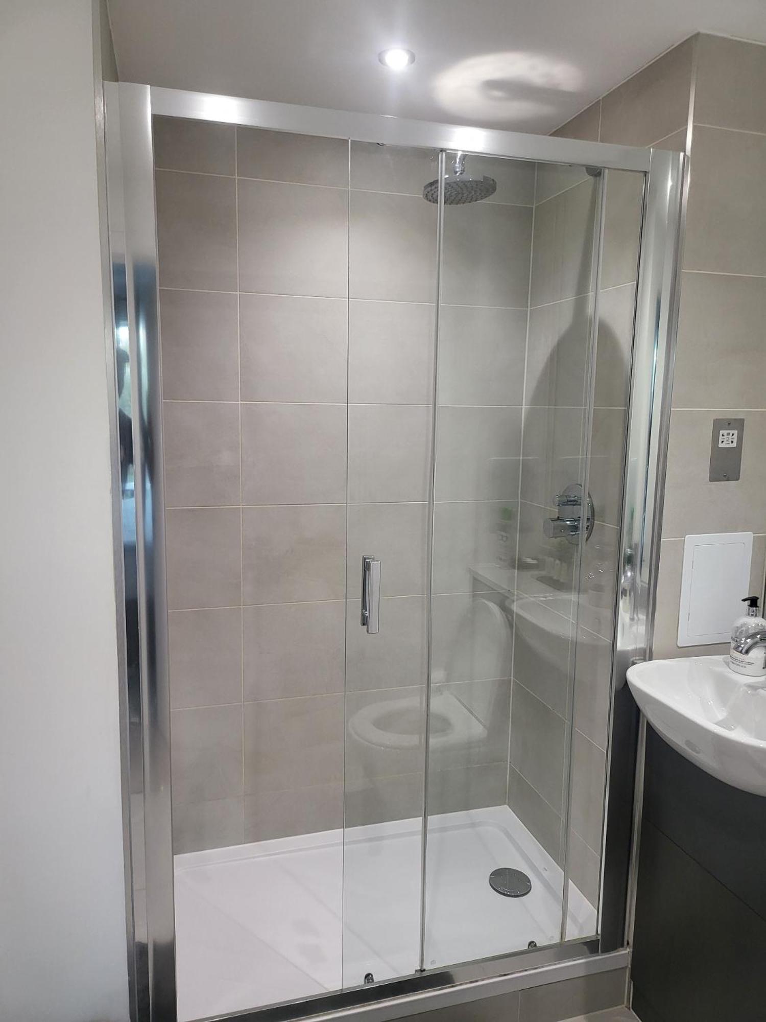 Kayz Lodge- Luxury Ensuite-Private & Shared Accommodation In A New House At The Olympic Village Overlooking Stratford Westfield And Tube Station Londres Quarto foto